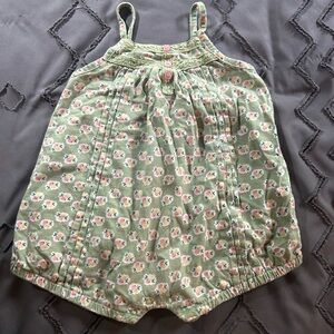 KIDS Baby Girl Romper. Size 6-12 months.